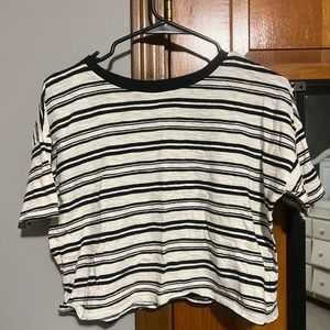 Cute cropped AE tee, size XS, but runs big so fits more like a medium
